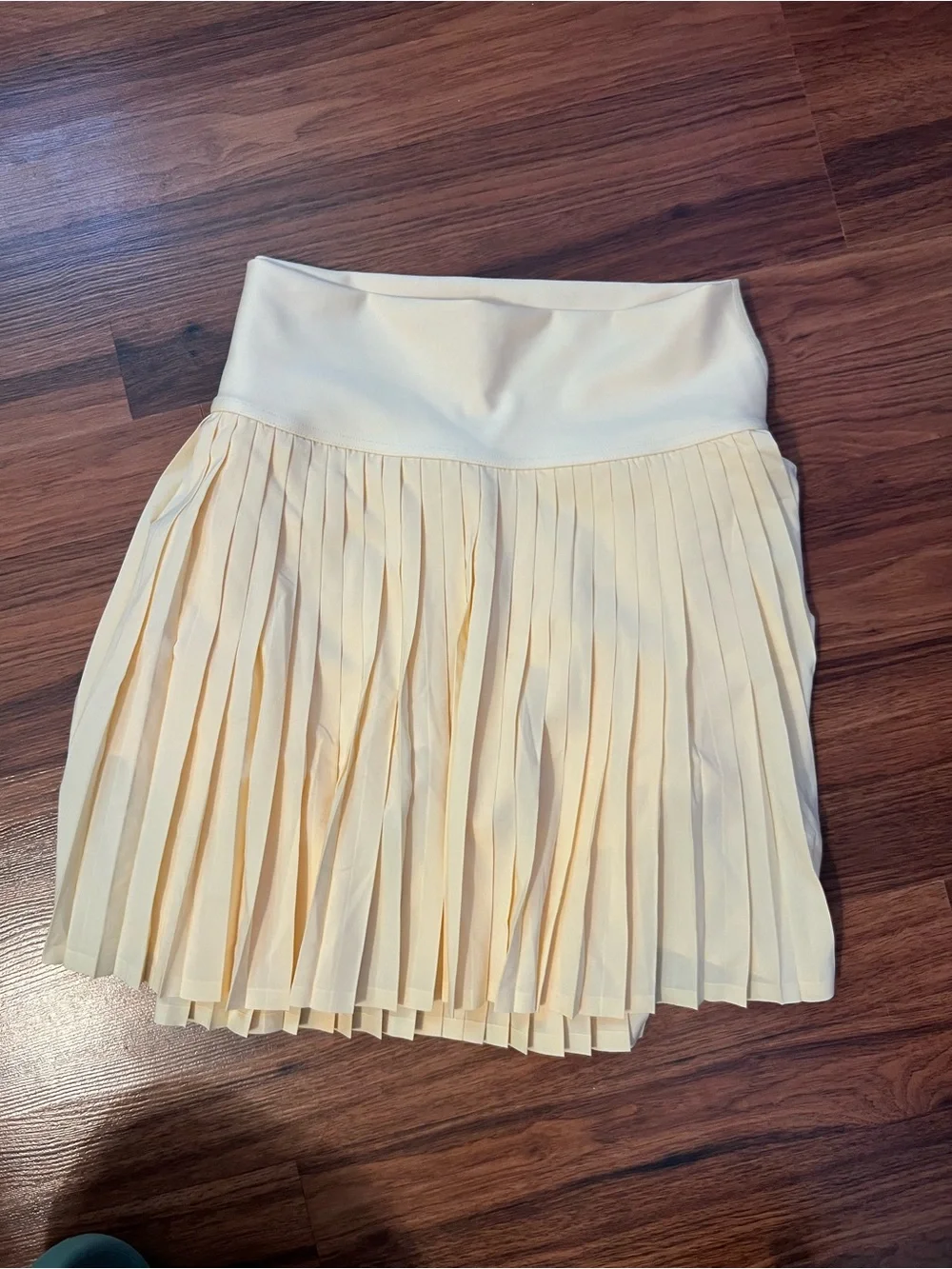 ALO Yoga Pale Yellow Pleated Skater Skirt
